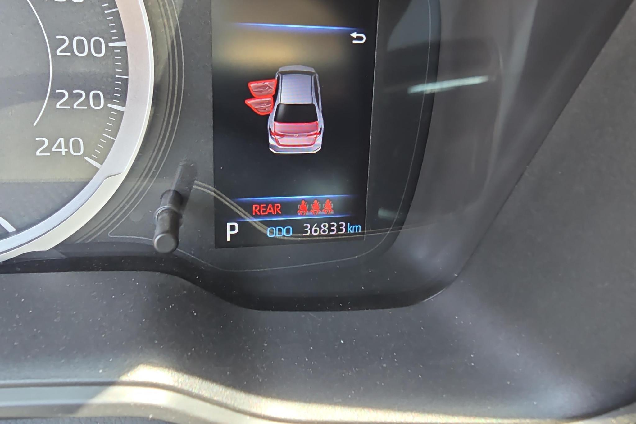 Toyota Corolla 2022 - фото 17