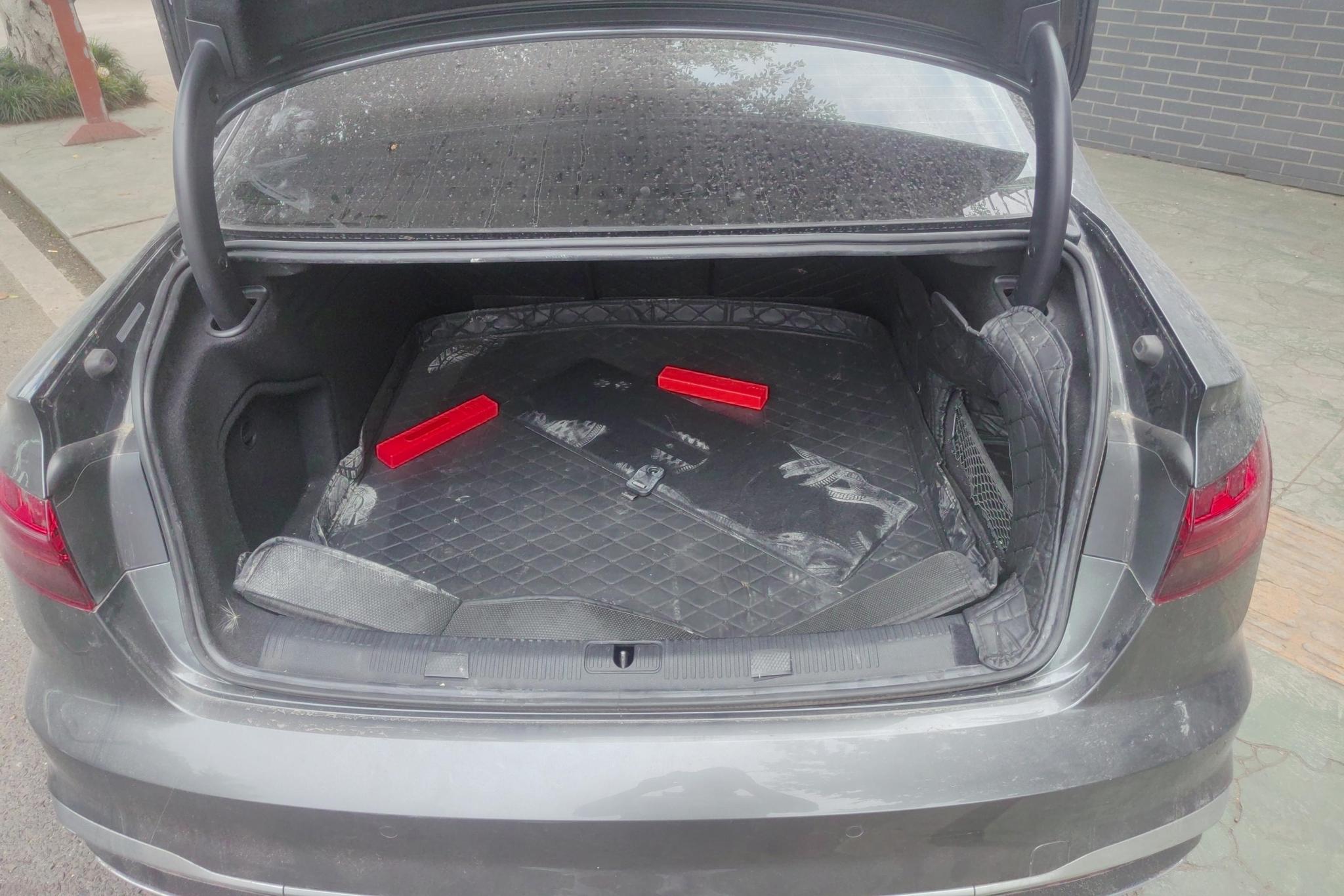 Audi A4L id 4451881 из Китая 7