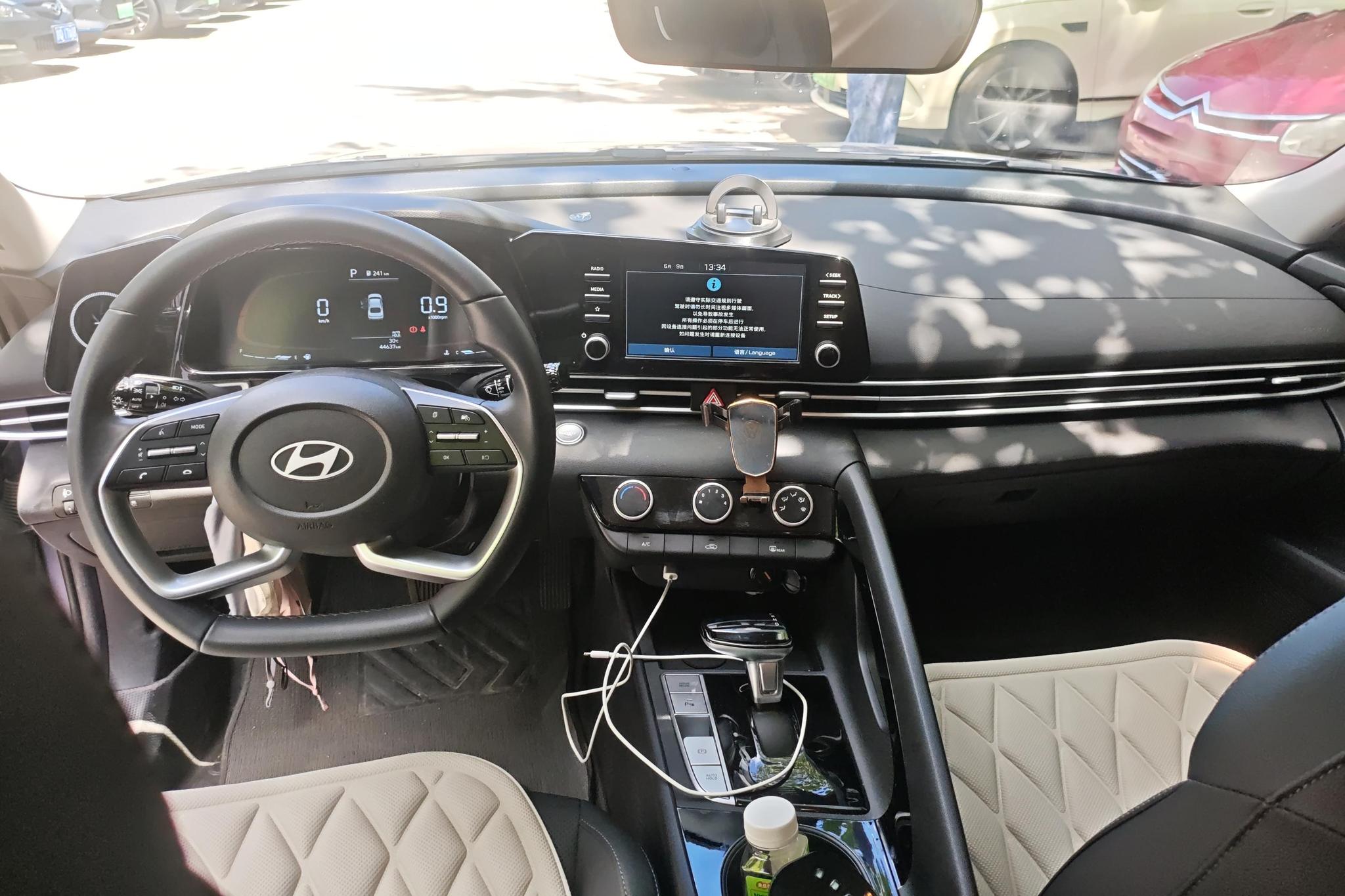 Hyundai Elantra id 4454160 из Китая 8