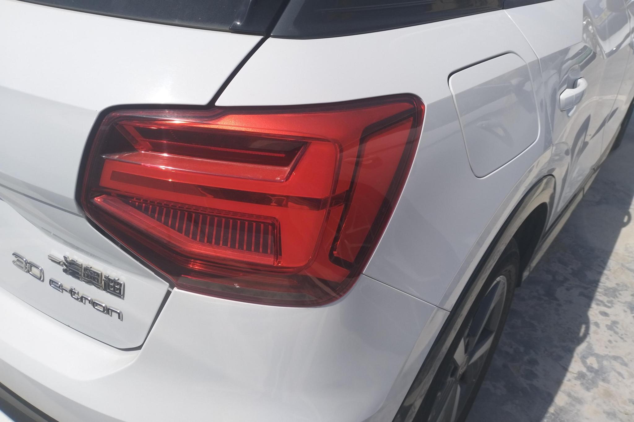 Audi Q2L e-tron 2019 Белый из Китая