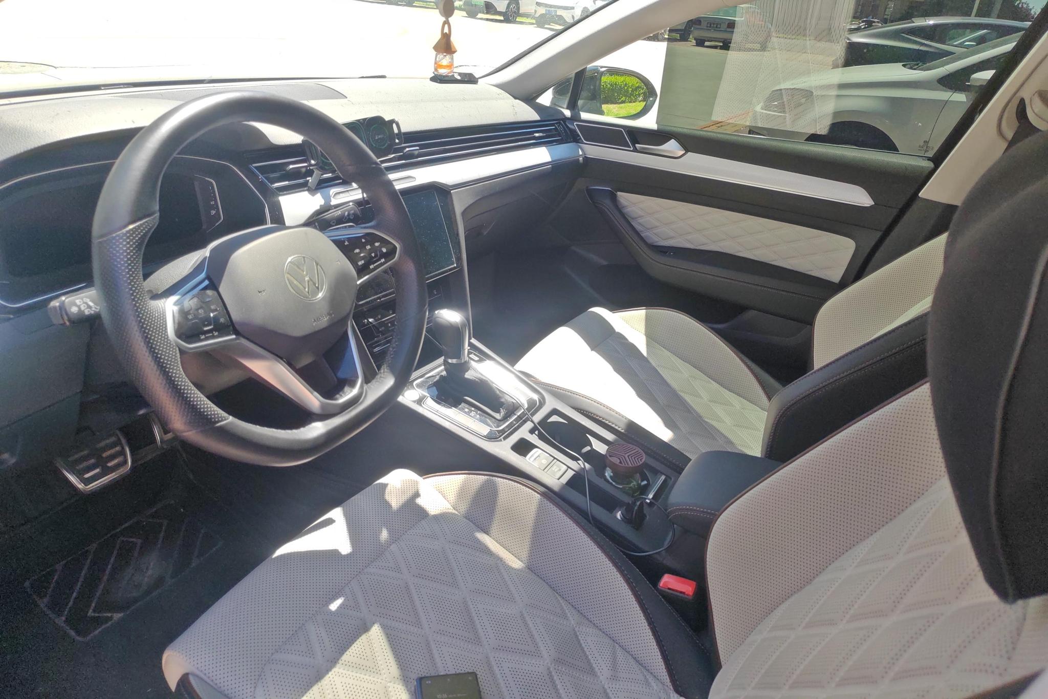 Volkswagen Magotan 2022 Черный из Китая, фото 2