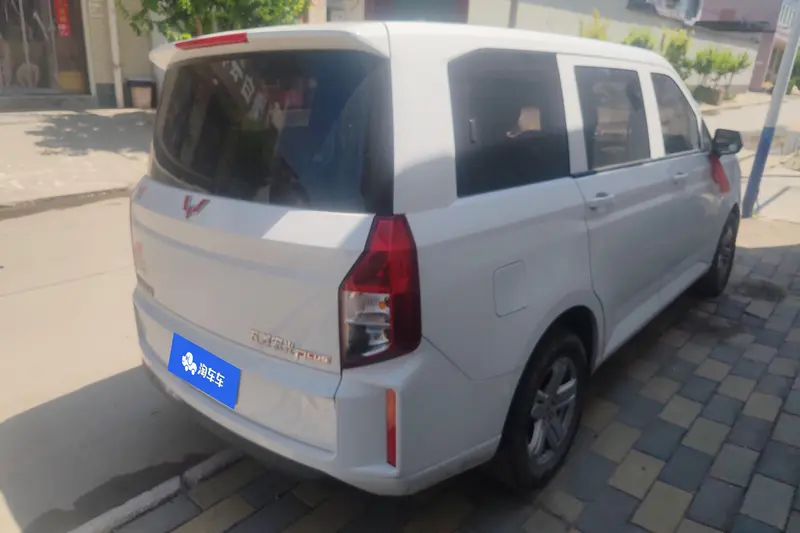 Wuling Hongguang Plus — фото 3