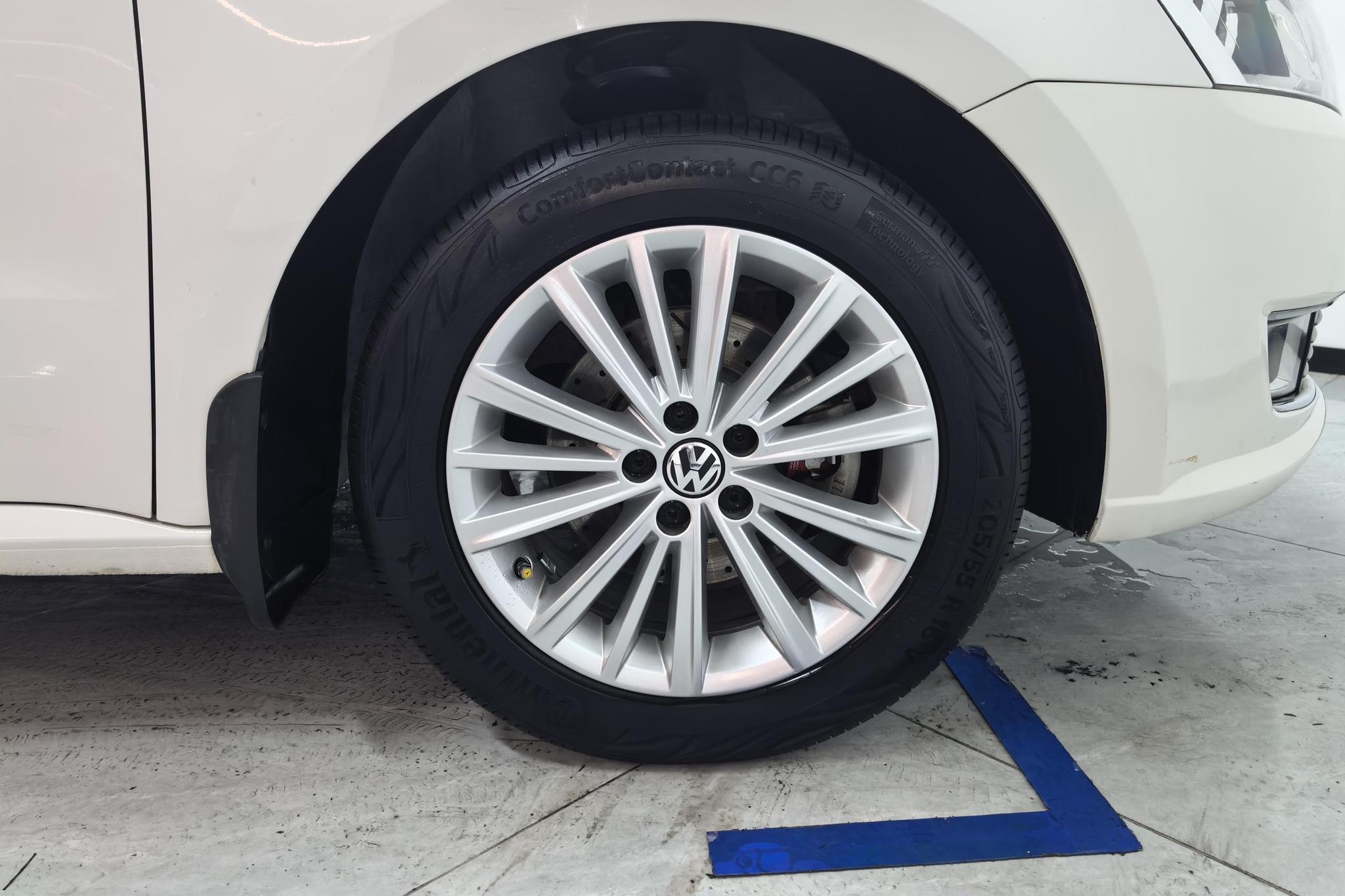 Volkswagen Gran Lavida 2013 1.6L AT Comfort