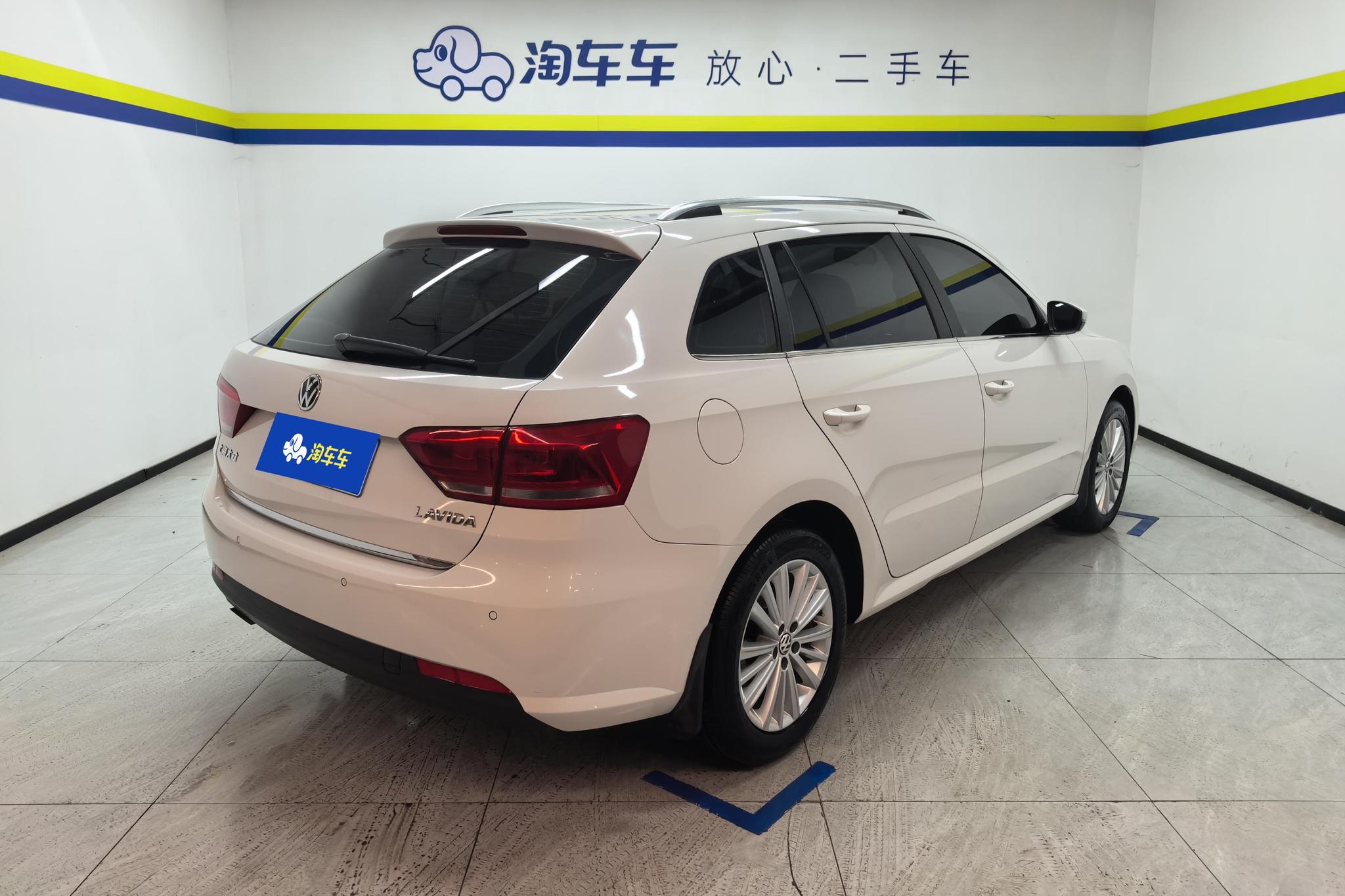Volkswagen Gran Lavida 2013 1.6L AT Comfort