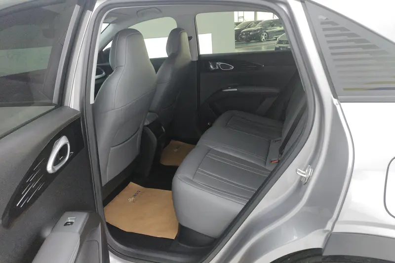 Geely Galaxy Starwish — фото 12
