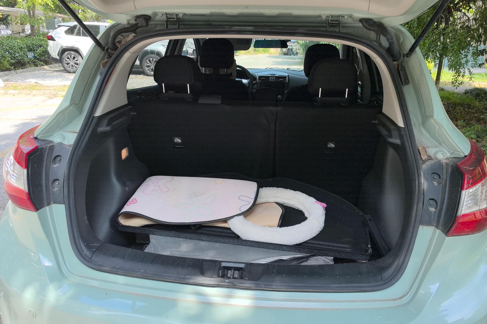 Nissan TIIDA id 4438717 из Китая 14