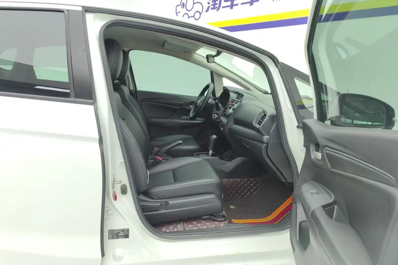 Honda Fit — фото 12