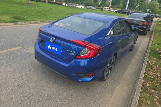 2019 Honda Civic thumbnail 3