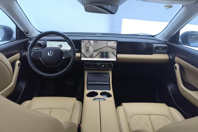 Leapmotor C11 Hybrid 2024 — фото 14