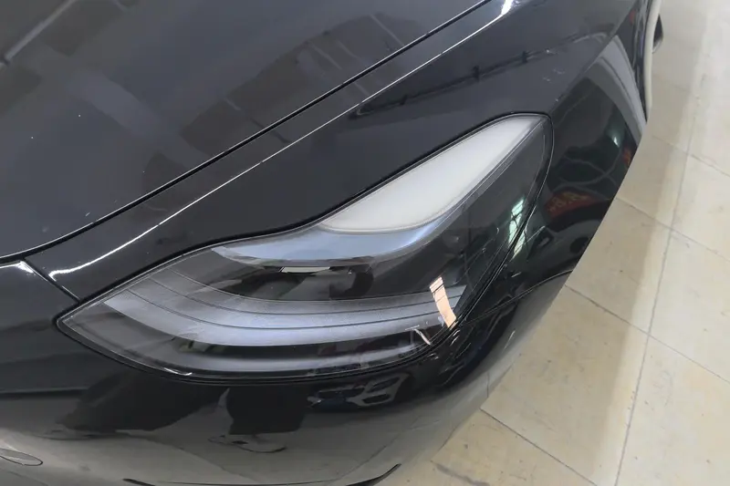 Tesla Model 3 — фото 4