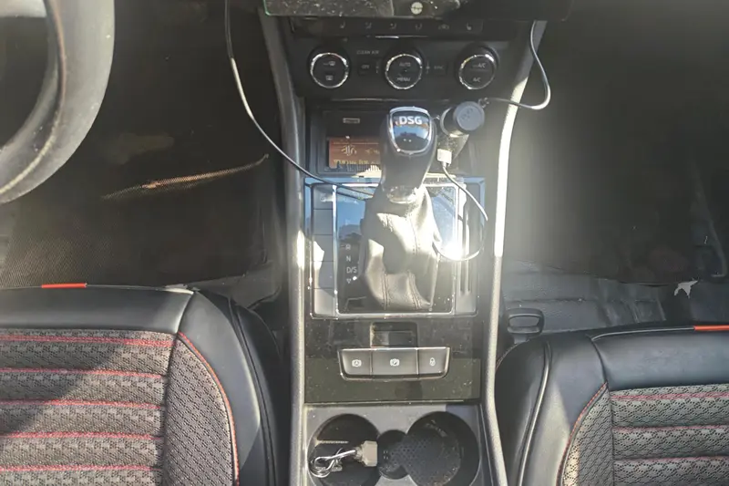 Skoda Superb — фото 8