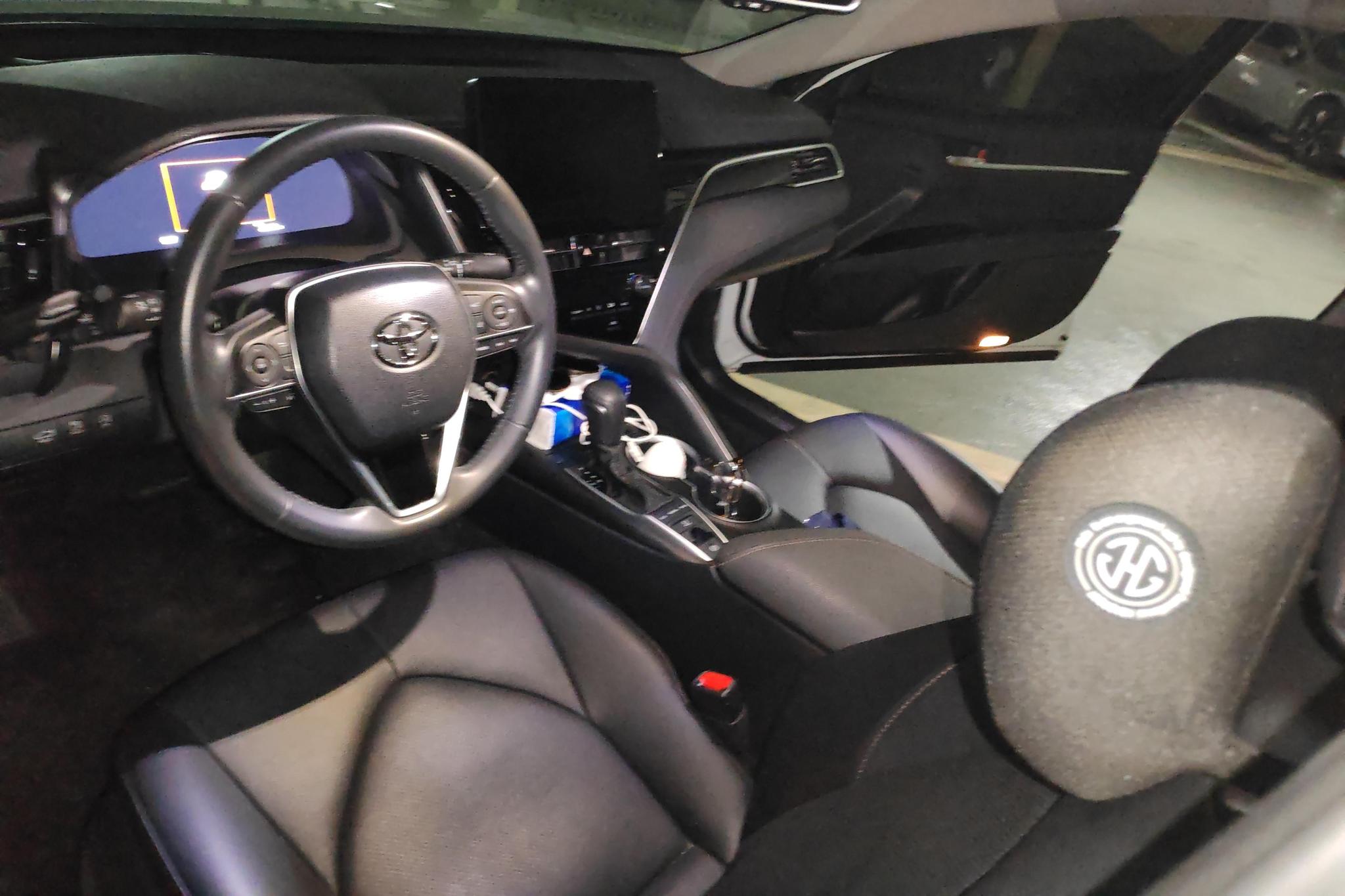 Toyota Camry 2023 Белый из Китая, фото 3