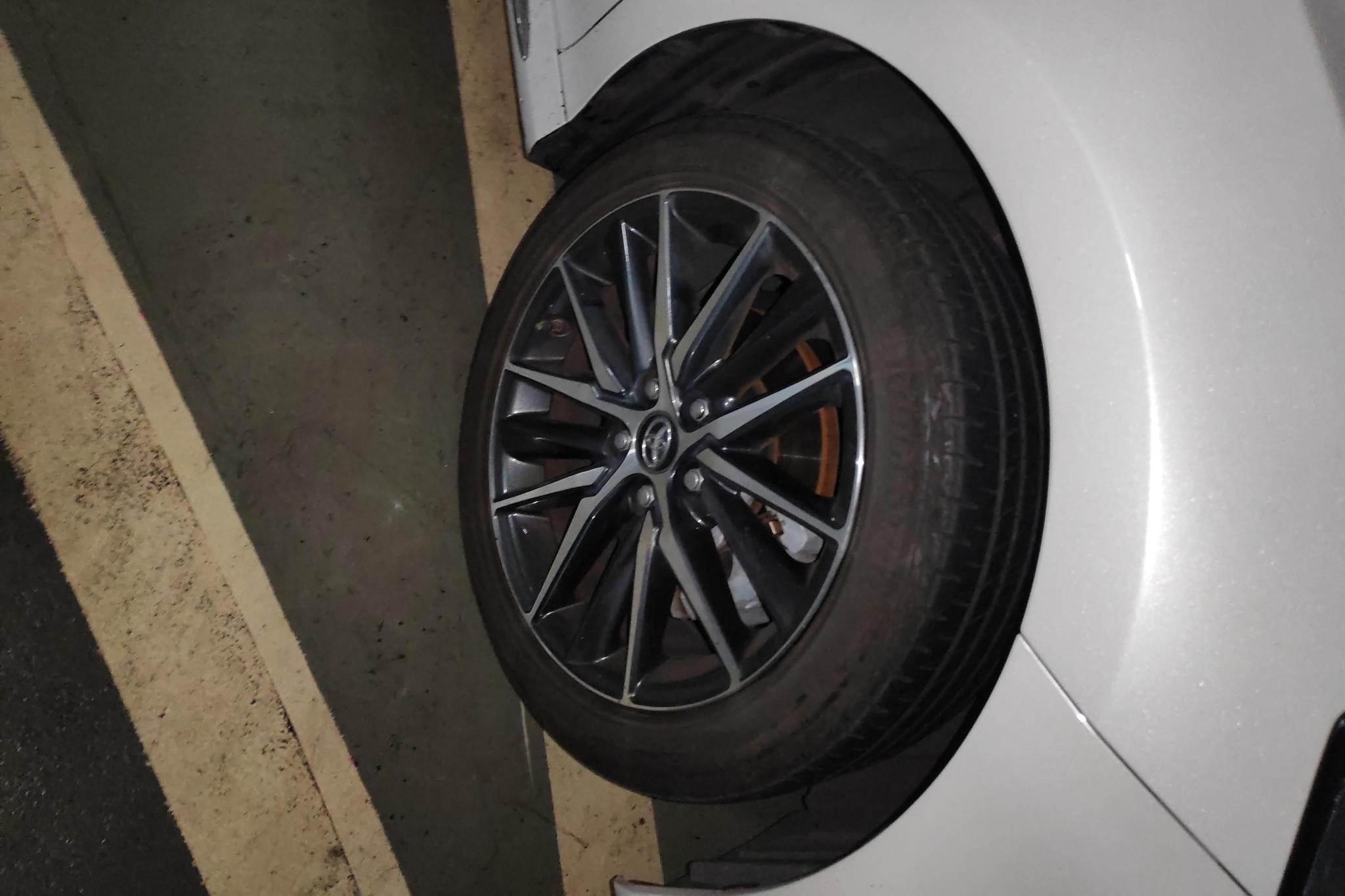 Toyota Camry id 4438004 из Китая 8