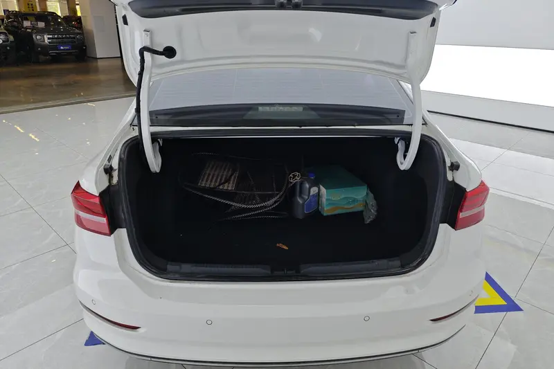 Volkswagen Lavida 1.5 L AT Comfort VI — фото 15