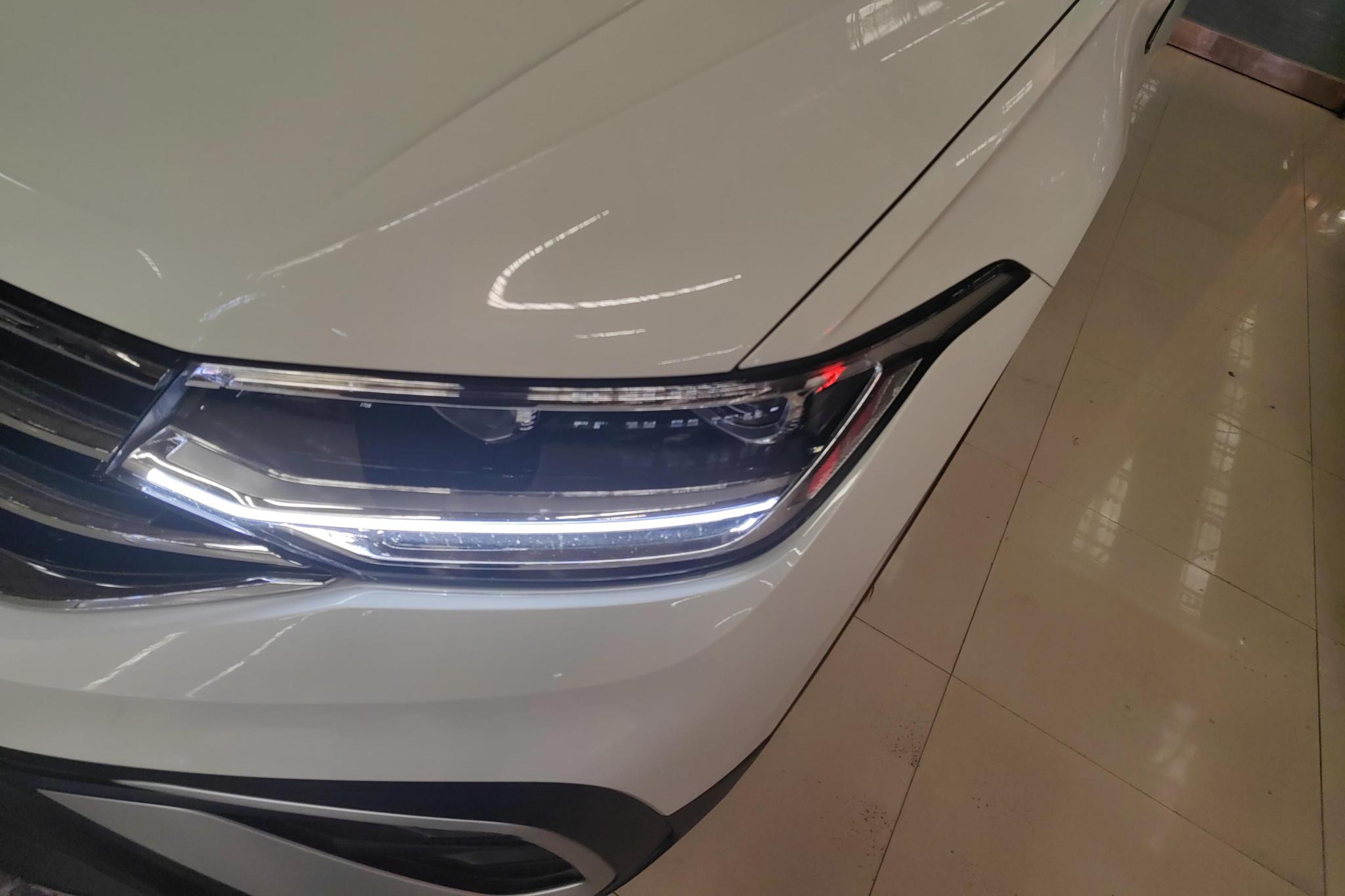 Volkswagen Tiguan L id 4439361 из Китая 9