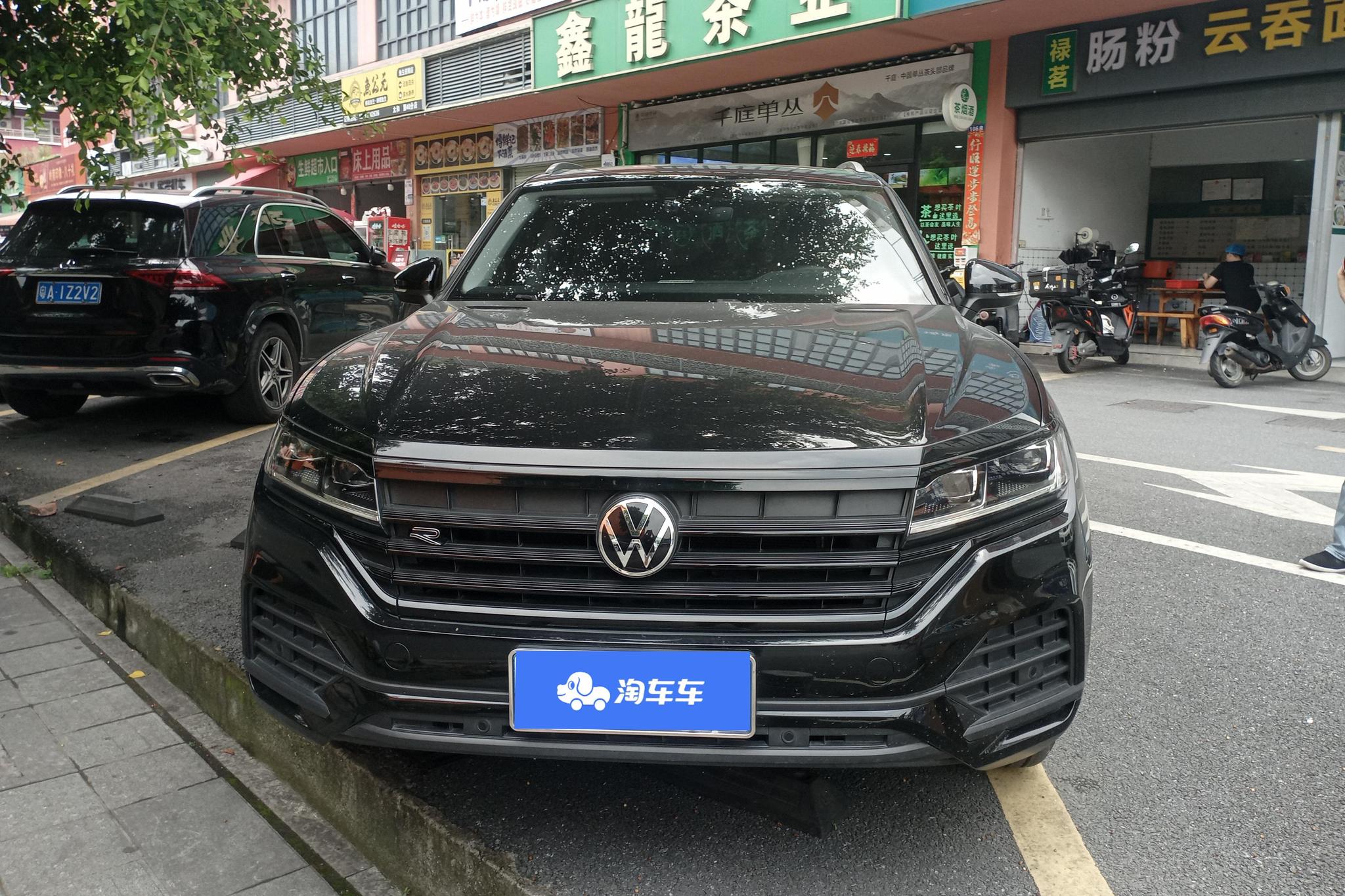Volkswagen Touareg 2022 Черный из Китая