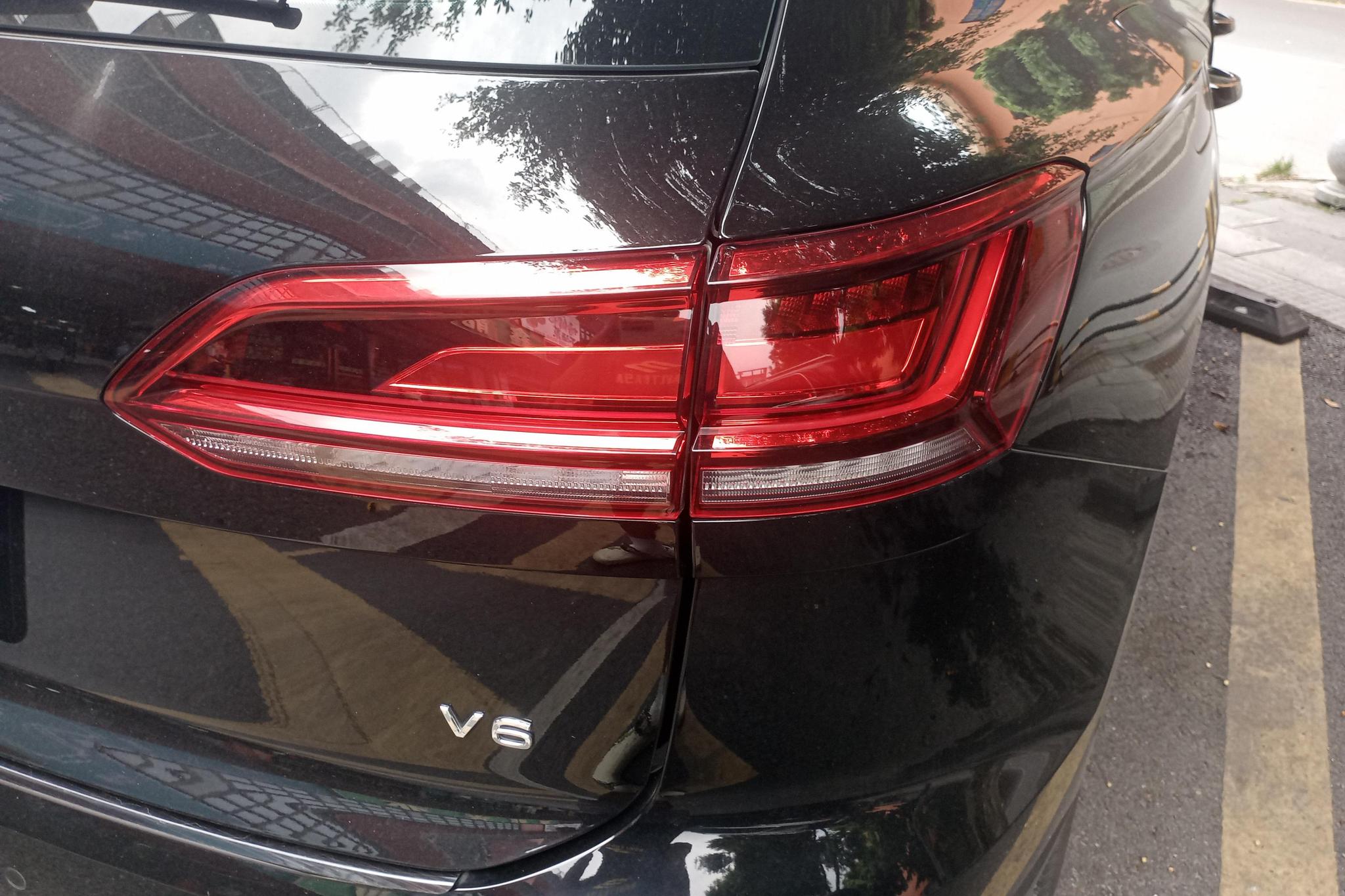 Volkswagen Touareg 2022 Черный из Китая, фото 5