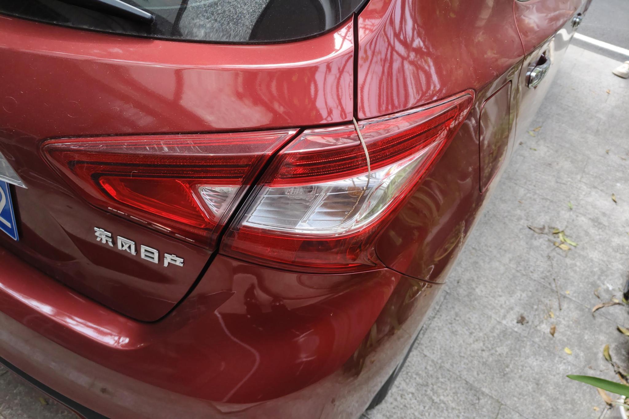 Nissan TIIDA 2020 Красный из Китая, фото 3
