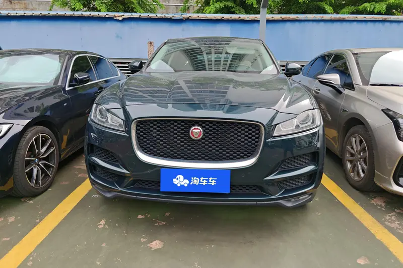 Jaguar F-PACE 2.0 T 2 WDPremium Plus — фото 2