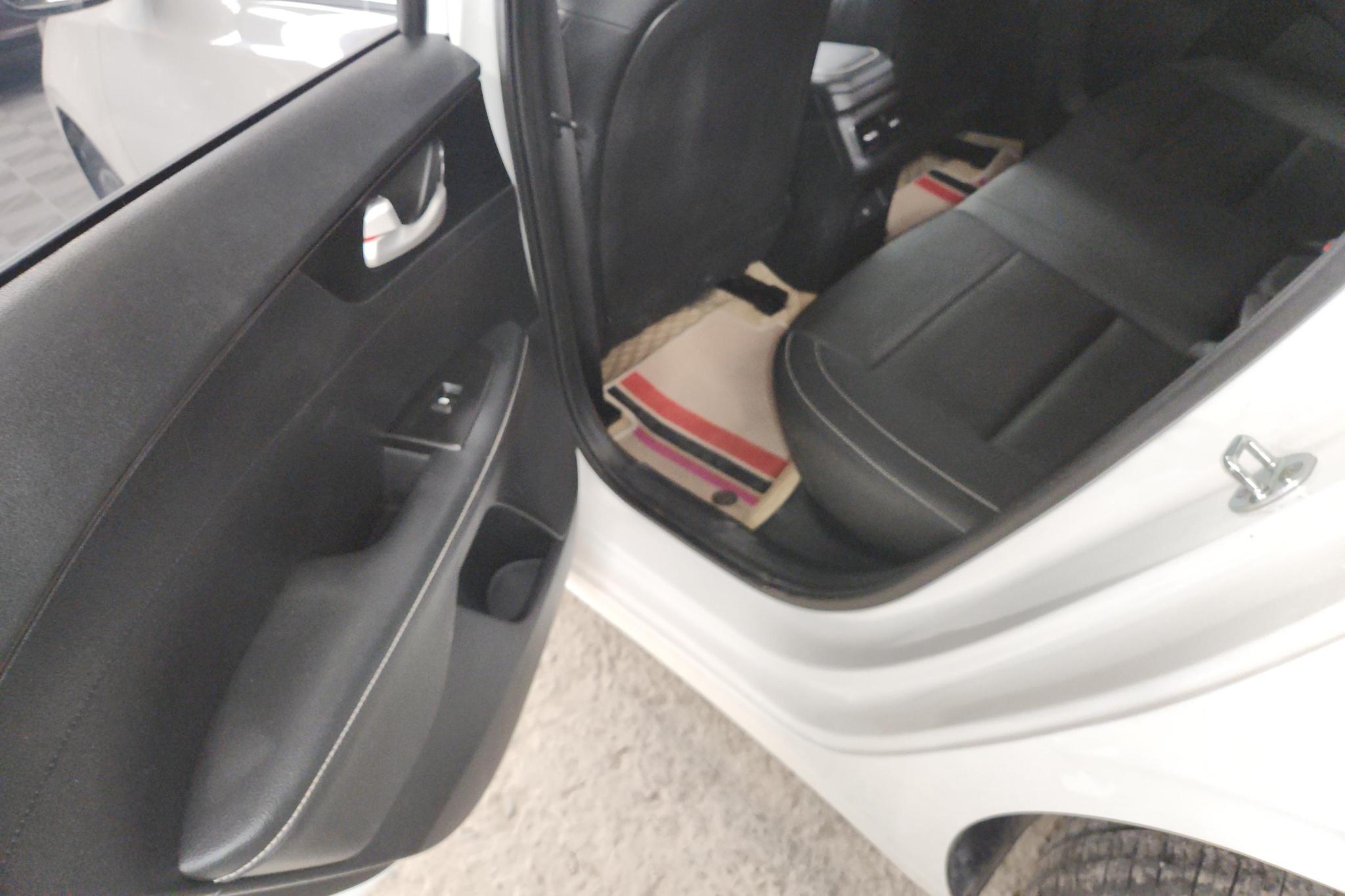 Kia K3 2021 Белый из Китая, фото 3