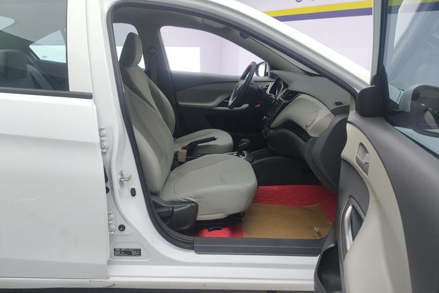 Chevrolet Eo 3 2015 — фото 17