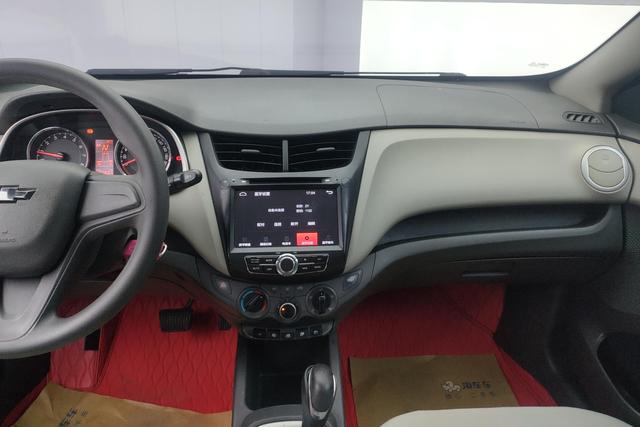 Chevrolet Eo 3 2015 — фото 14