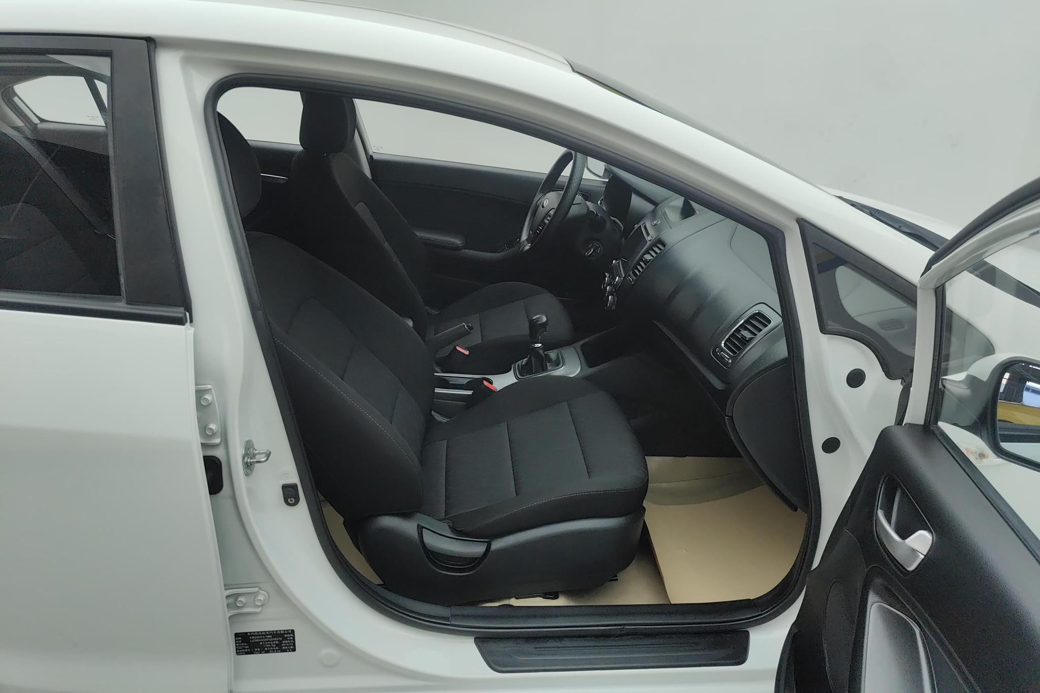 Kia K3 2015 1.6L MT GL