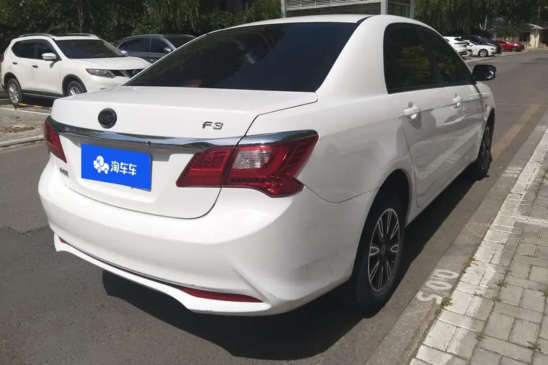 BYD F3 — фото 3