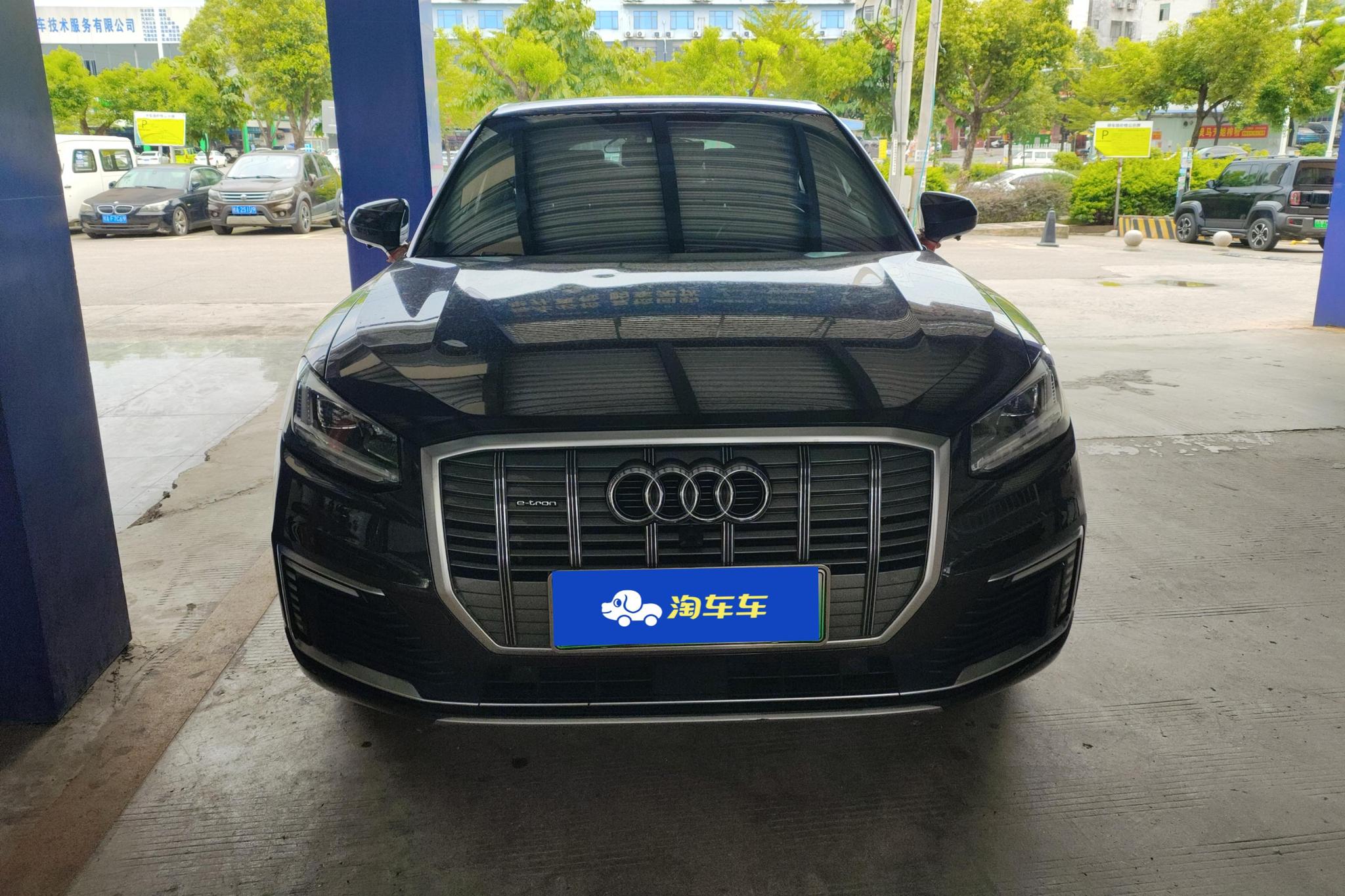 Audi Q2L e-tron 2019 Smart