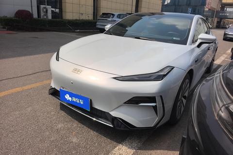 Geely Galaxy E8