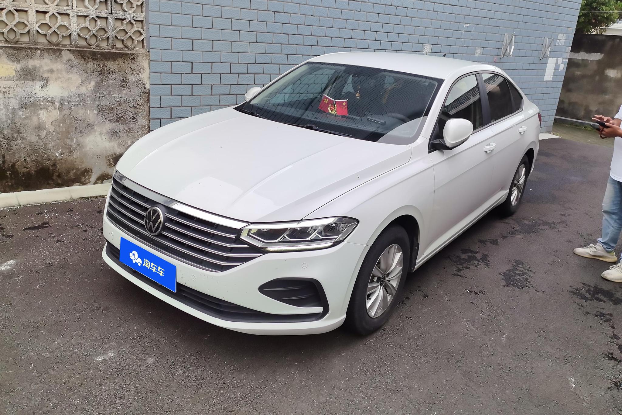 Volkswagen Lavida 2023 Белый из Китая