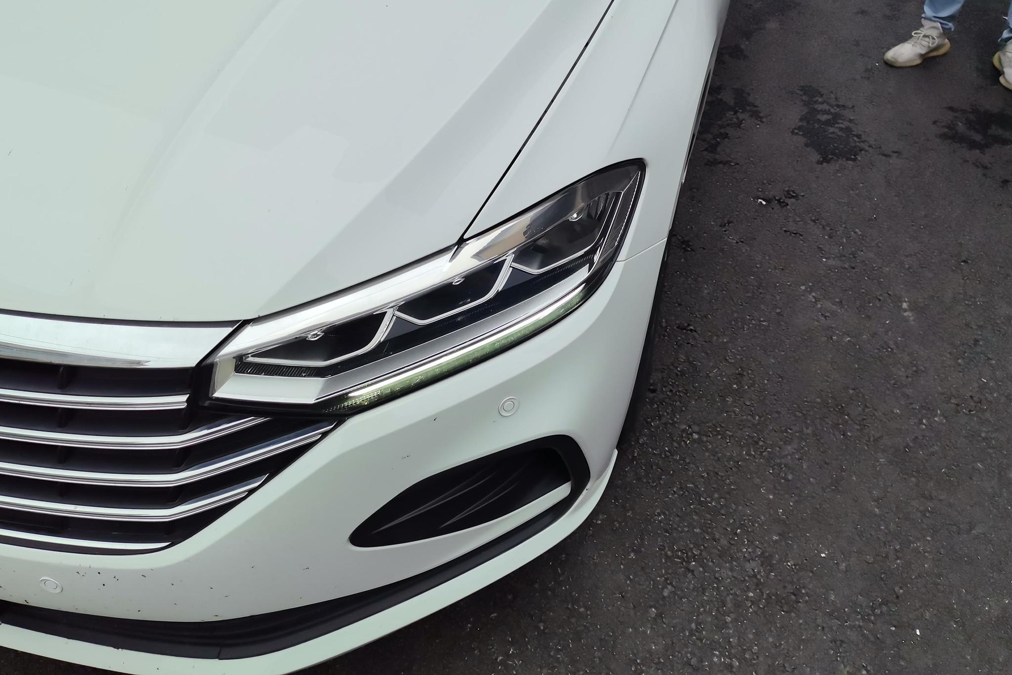 Volkswagen Lavida 2023 Белый из Китая, фото 2