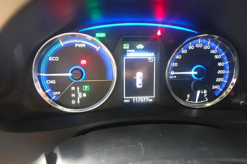 Toyota Corolla Hybrid E+ — фото 8