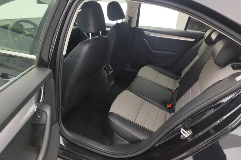Skoda Rapid 1.6 L MT — фото 10