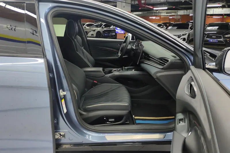 BYD Seal — фото 11