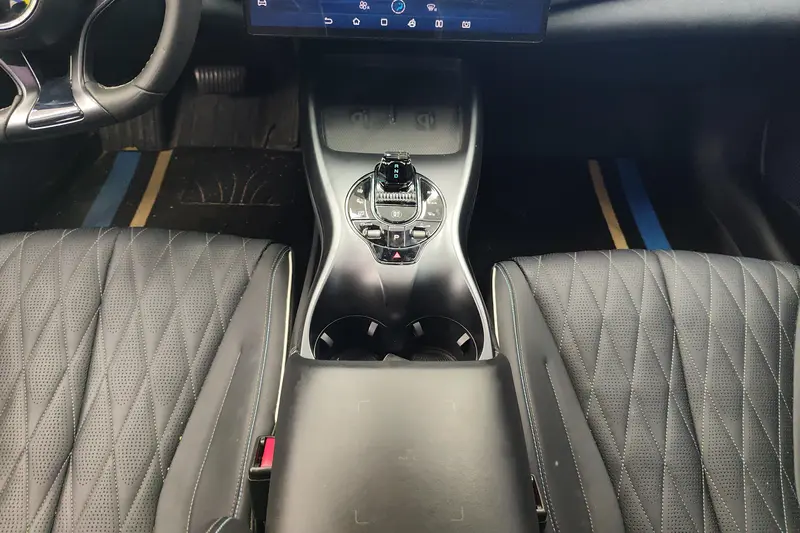 BYD Seal — фото 10