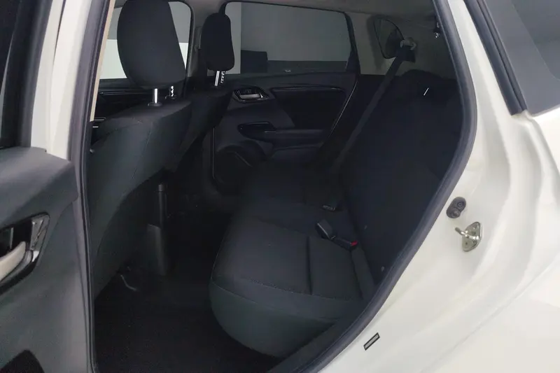 Honda Fit — фото 10