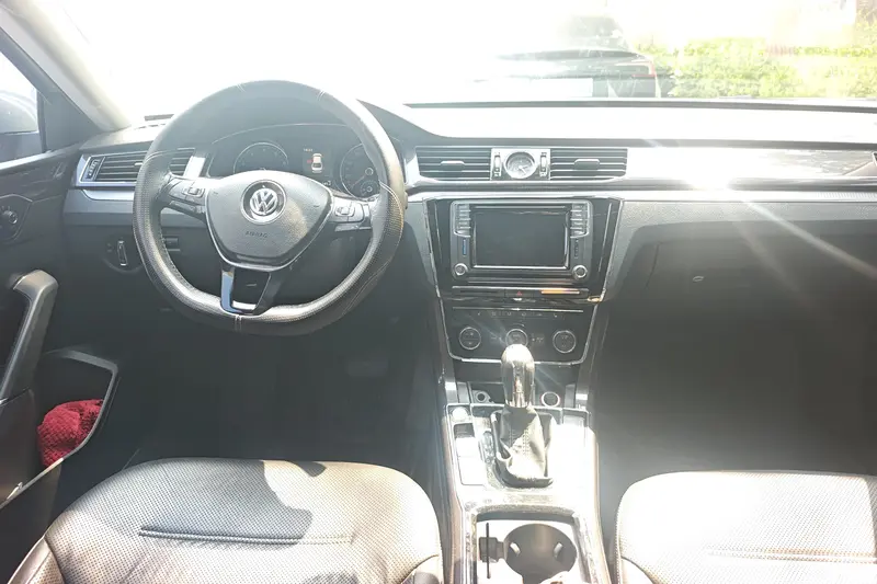 Volkswagen Passat — фото 6