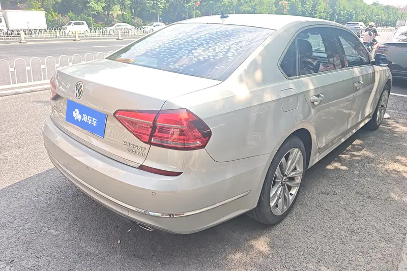 Volkswagen Passat — фото 3
