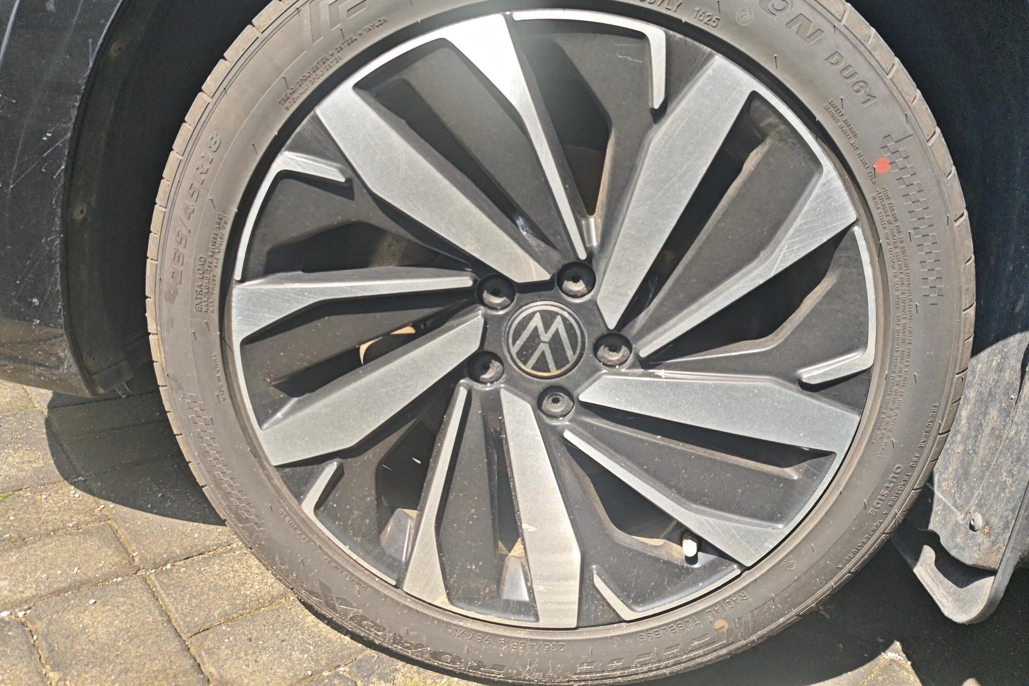 Volkswagen Passat 2021 Черный из Китая