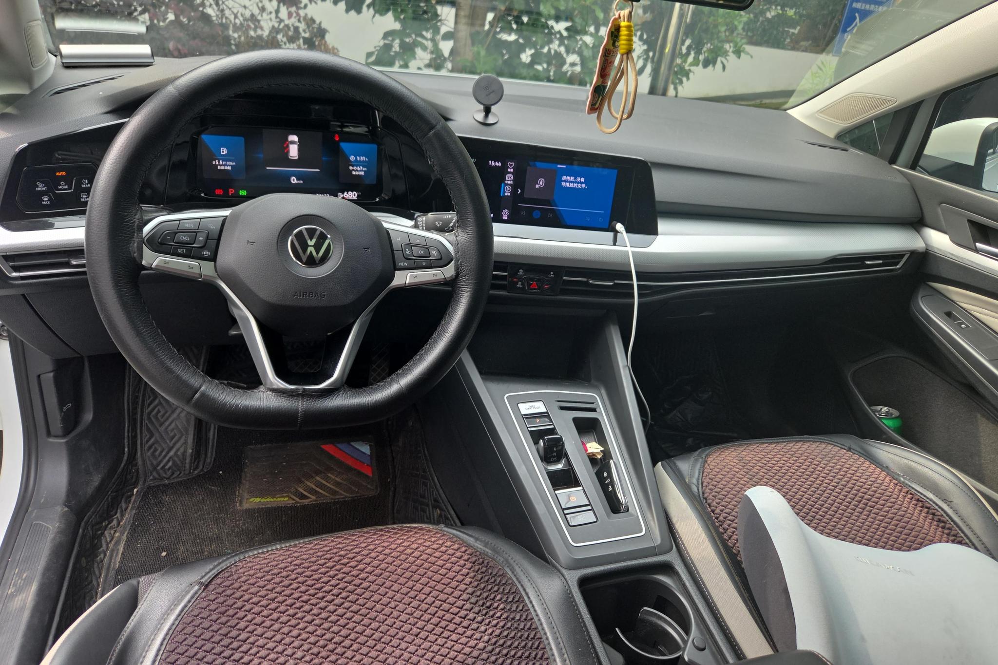 Volkswagen Golf id 4473738 из Китая 12