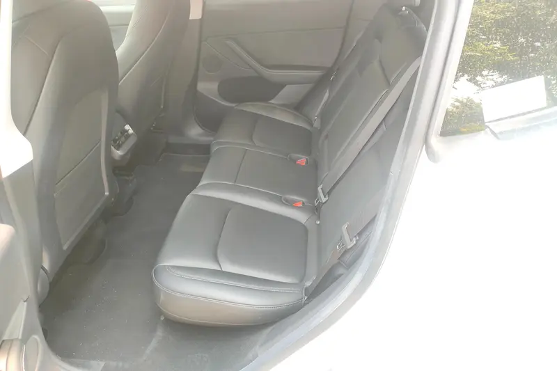 Tesla Model Y — фото 11