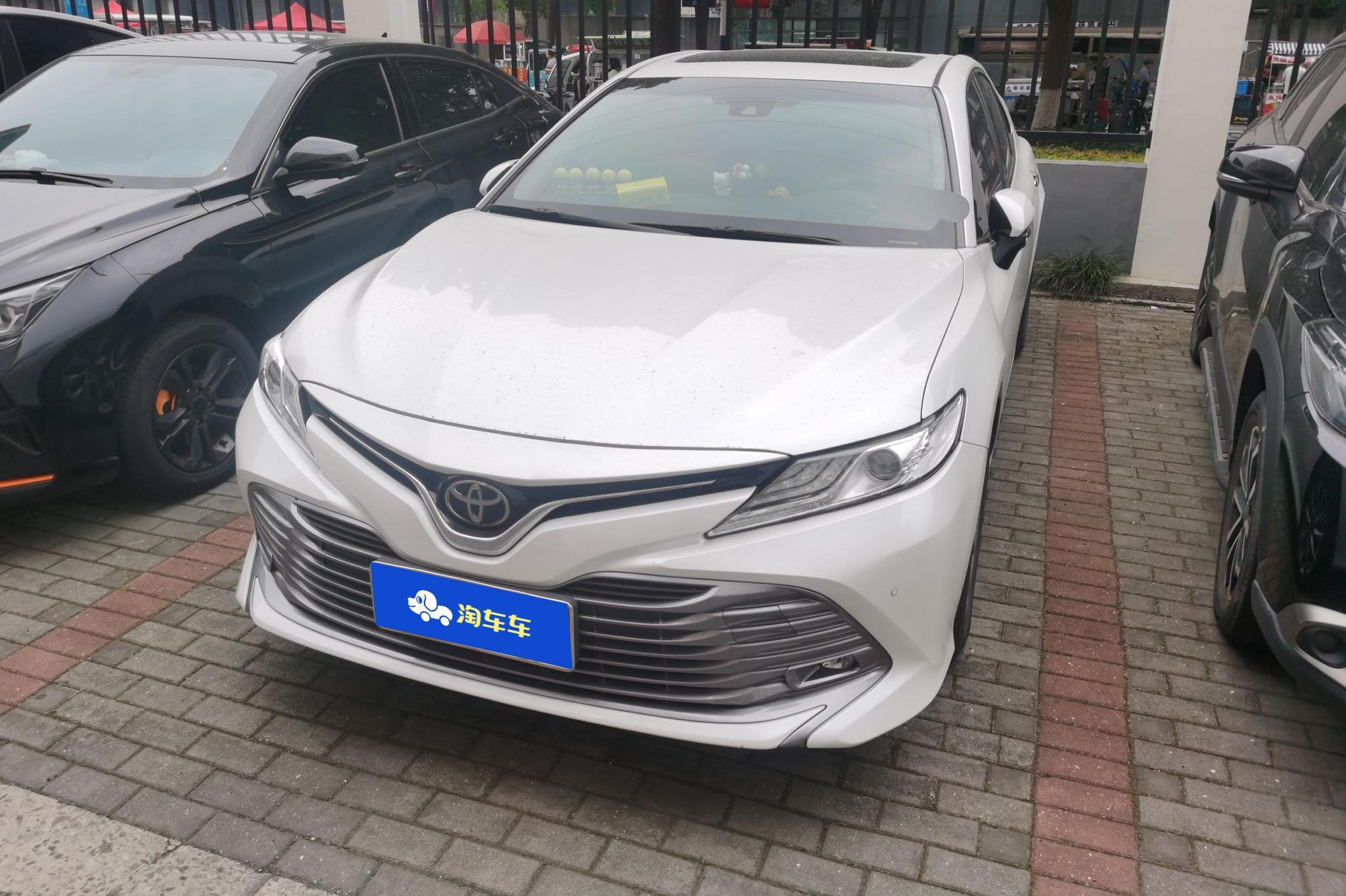 2019 Toyota Camry thumbnail 27