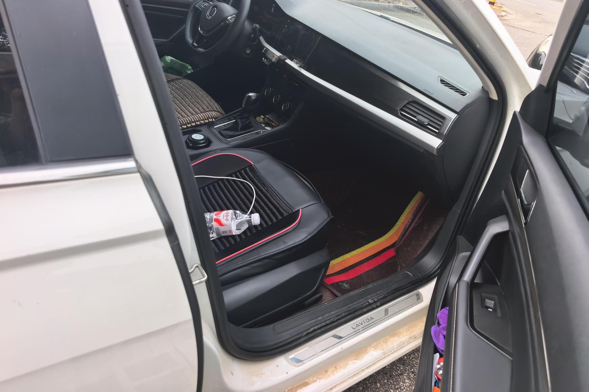 Volkswagen Lavida id 4473737 из Китая 12