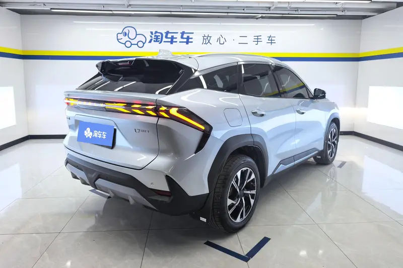 Geely Galaxy L7 — фото 3