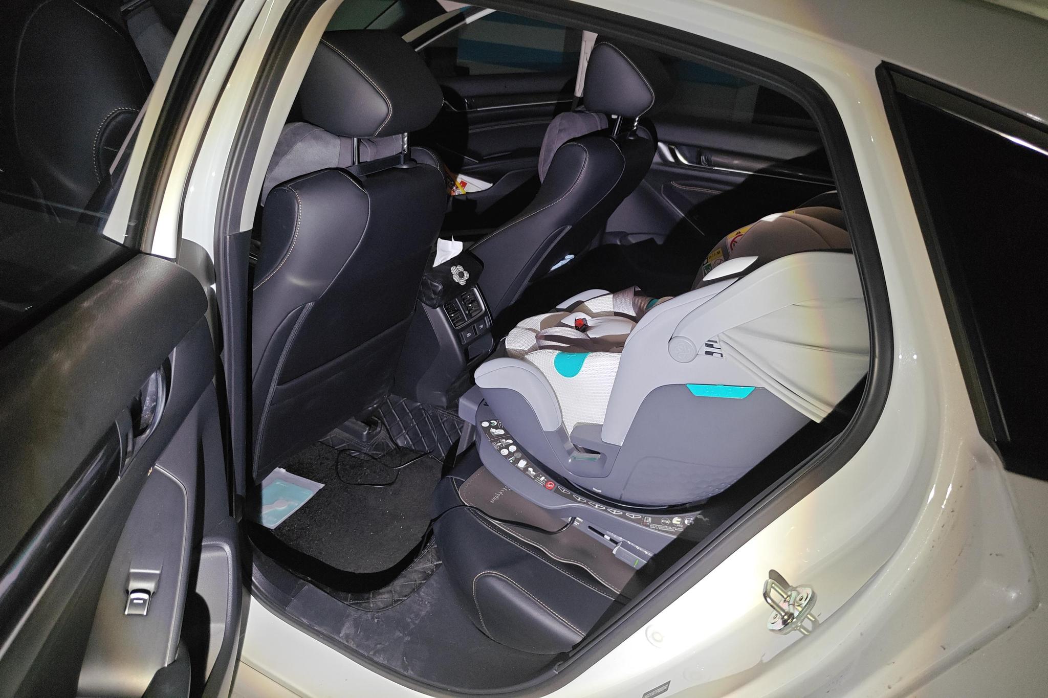 Honda Accord 2021 Белый из Китая, фото 4