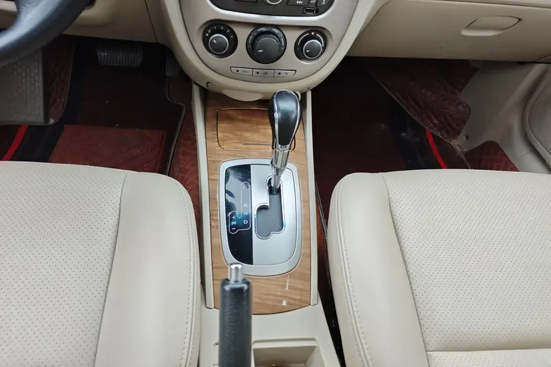 Buick Kai Yue — фото 8