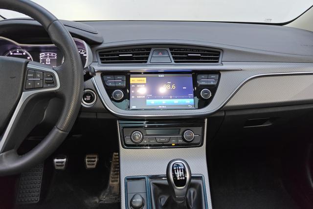 Geely Emgrand GS 2016 — фото 9