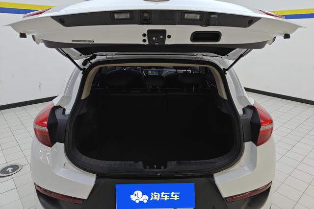 Geely Emgrand GS 2016 — фото 16