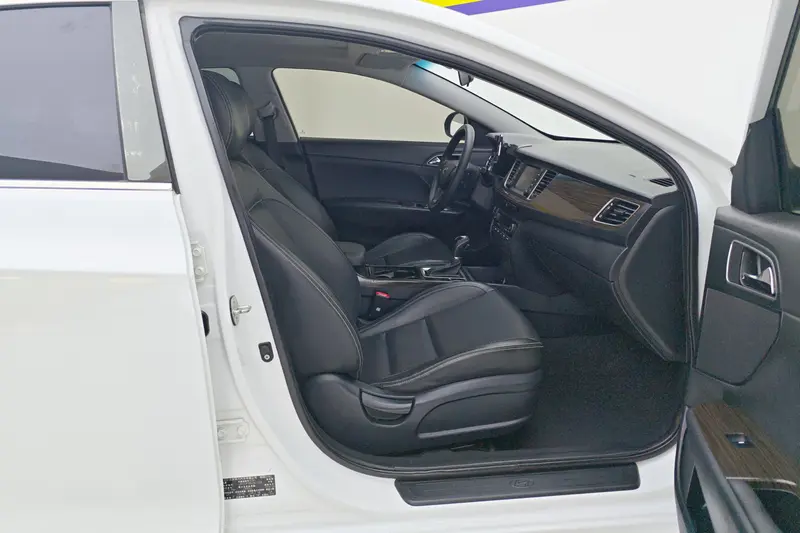 Hyundai Mistra — фото 12